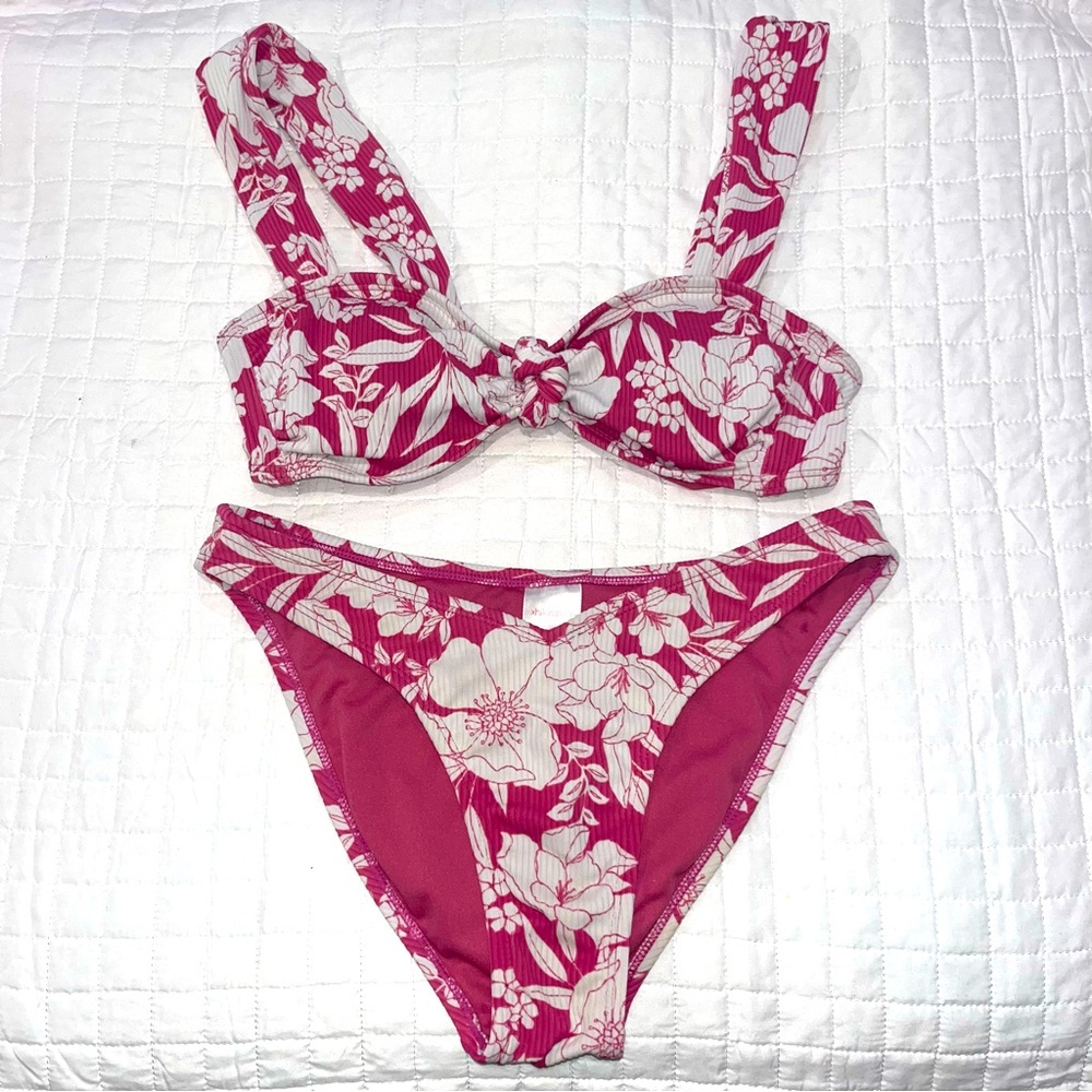 PINK/WHITE FLORAL BIKINI SET 💗
